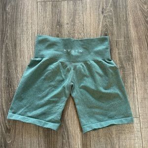 NVGTN shorts size Small
